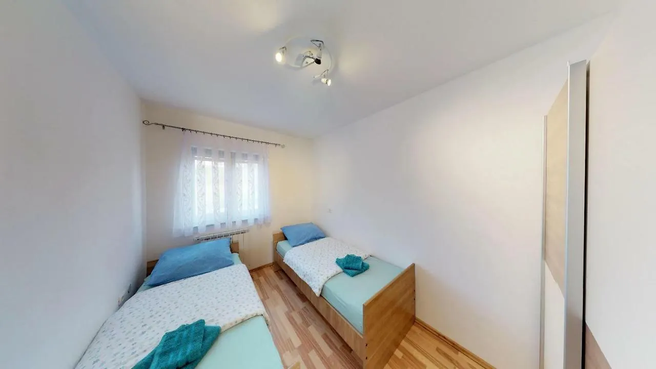 Apartments With A Parking Space Vilanija, Umag - 17240